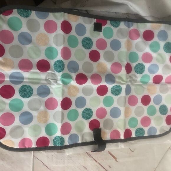 Thirty-One baby changing pad bnwt polka dots - Picture 1 of 5